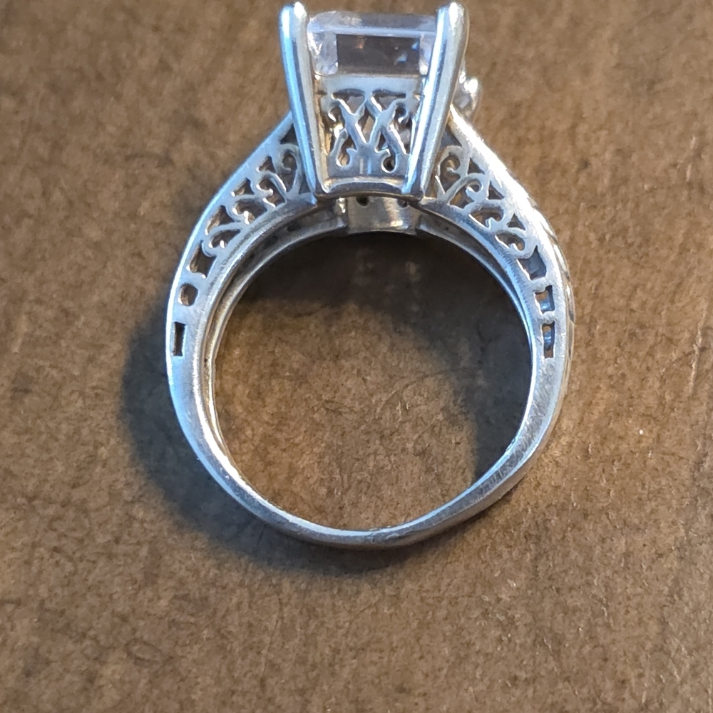 3 CT WHITE TOPAZ, STERLING SILVER 925 SOLITAIRE RING SZ 4 COMES WITH BOX SHOWN - Picture 5 of 7
